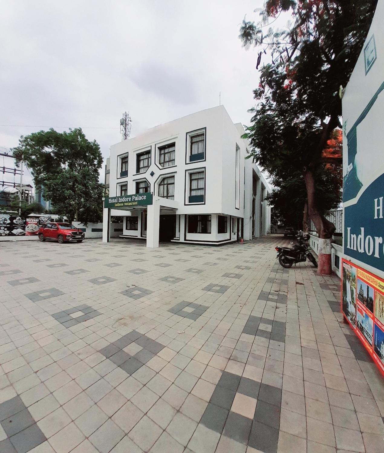 โรงแรมอินโดเร พาเลซ เชอร์ดี ภายนอก รูปภาพ